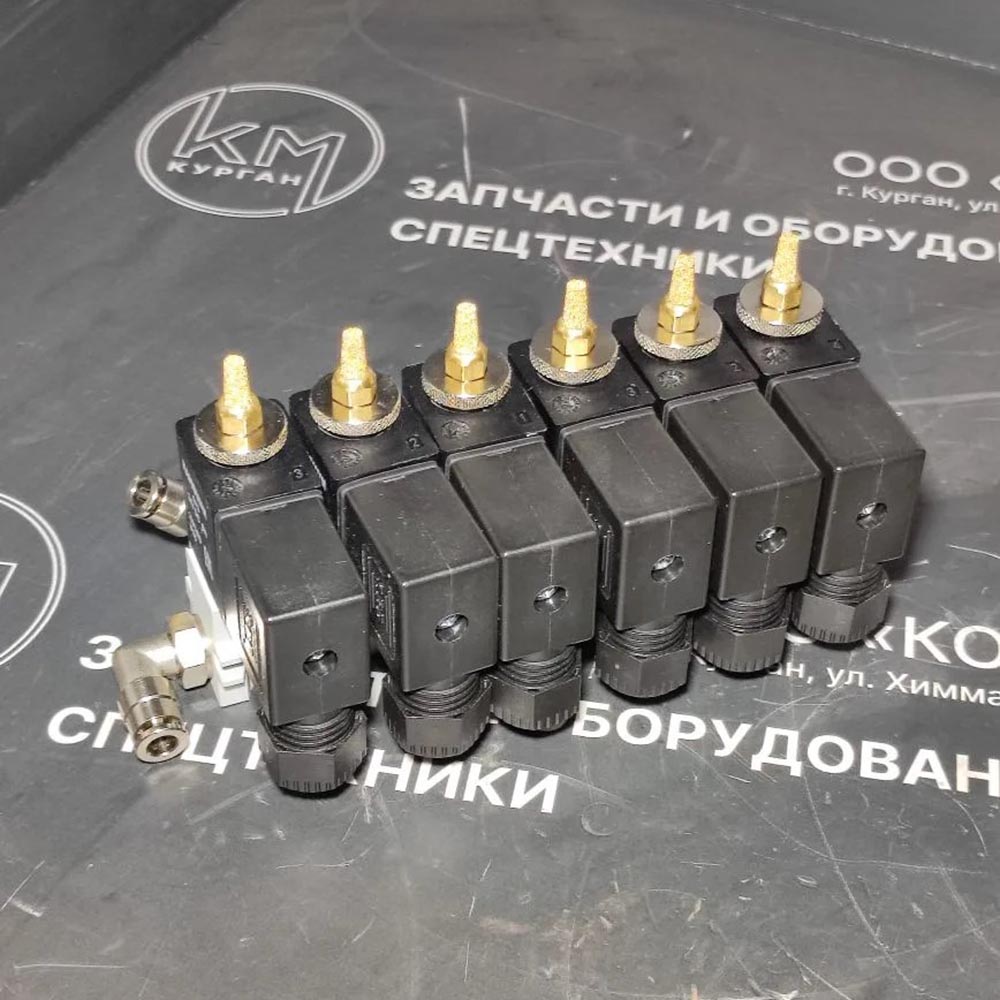 Блок клапанов КО-829Б.81.01.000